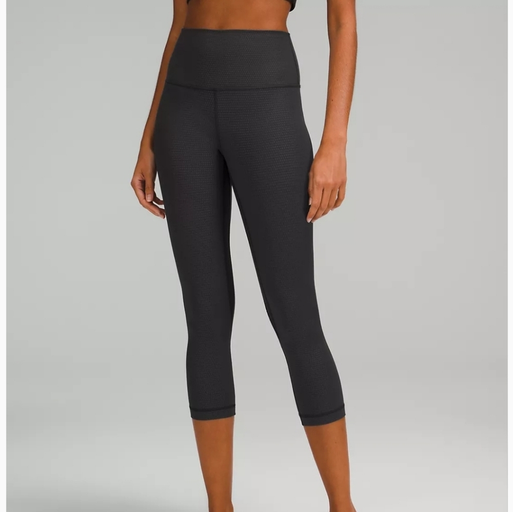 Align HR Crop 21"- Polka Squat Embrose Black